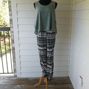 Forever 21 black and white pants